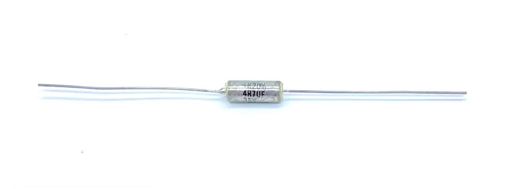 CAPACITOR TANTALO 4,7UF 35V AXIAL T110B475M035AS KEMET
